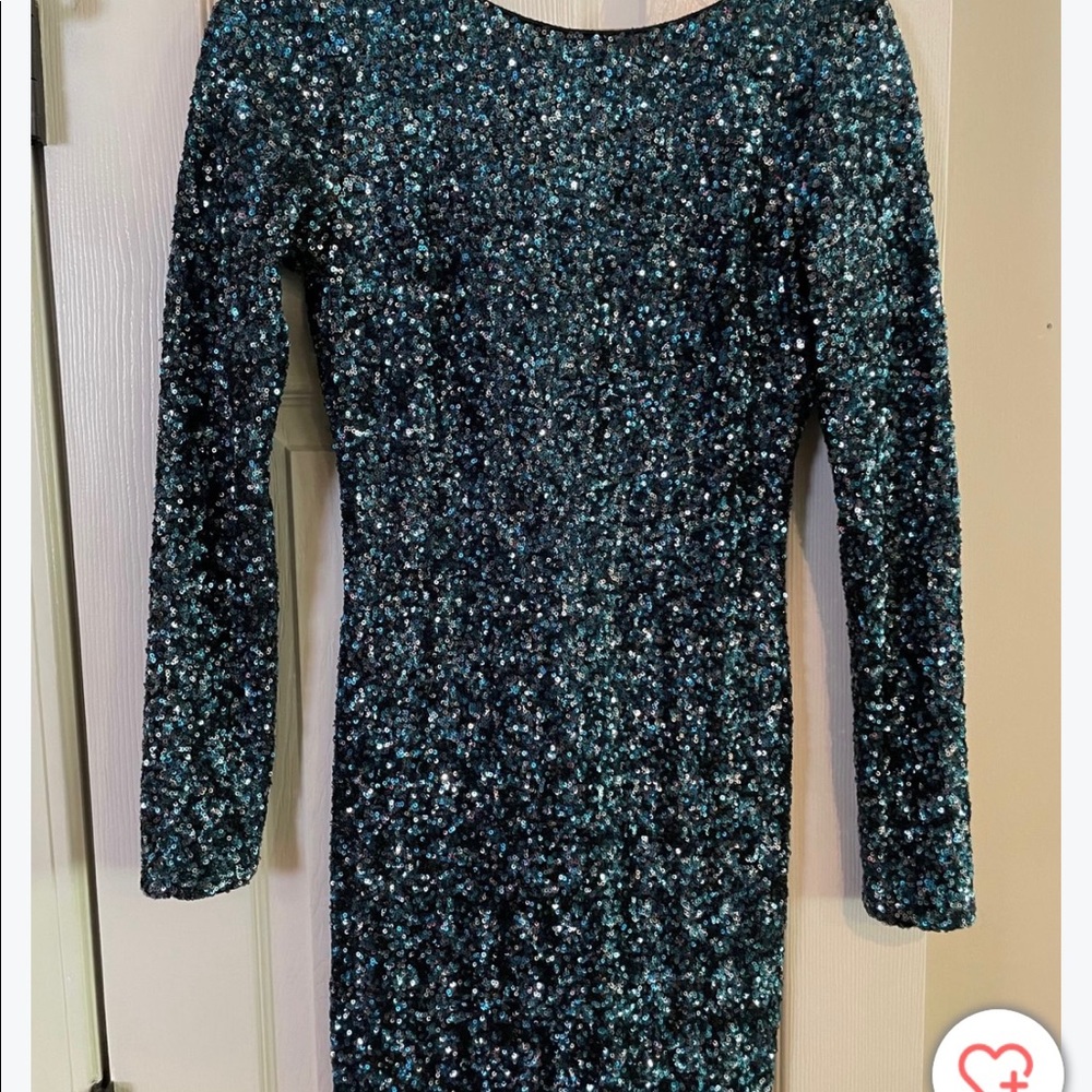 Slate and Willow Green Sequin Long Sleeve Cocktail Dress (medium)